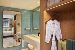 Ένα μπάνιο στο Kleo Seminyak, part of JdV by Hyatt