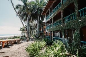 Το κτήριο όπου στεγάζεται  το διαμέρισμα