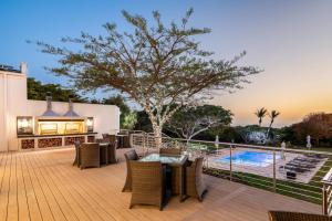 Bazén v ubytování Garden Route Hotel nebo v jeho okolí