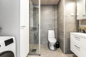 Un baño de Topaasi - Nokia Arena by Come in! 62 fotos más