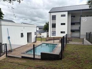 Πισίνα στο ή κοντά στο Urban Hideaway