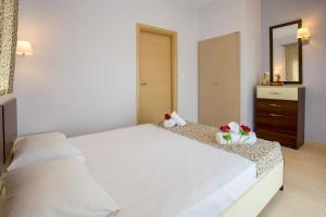 Gallery image of Studios Maria in Skala Marion +36 photos