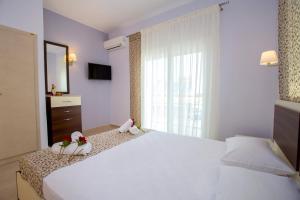 Gallery image of Studios Maria in Skala Marion