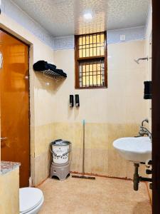 Koupelna v ubytování Peaceful Stay at Dil-E-Yaad