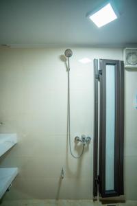 Ένα μπάνιο στο Moon homestay +57 φωτογραφίες