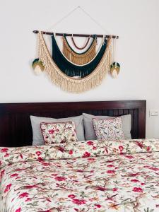 Postel nebo postele na pokoji v ubytování The Blue Boheme Bir