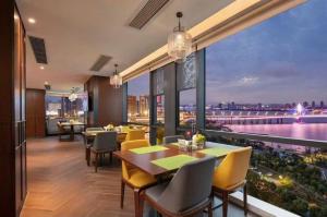 Posezení v ubytování Hilton Garden Inn Nanchang Chaoyang Center