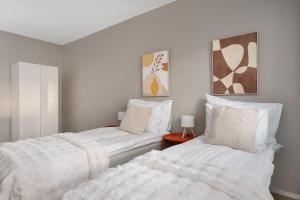 Postel nebo postele na pokoji v ubytování The Arctic Diamond Suite - Quiet Luxury Residence, Rovaniemi