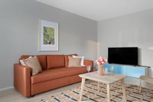 TV a/nebo společenská místnost v ubytování The Arctic Diamond Suite - Quiet Luxury Residence, Rovaniemi