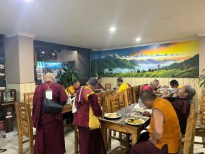 Επισκέπτες που μένουν στο Hotel Fewa Suites Pvt Ltd +1 φωτογραφίες