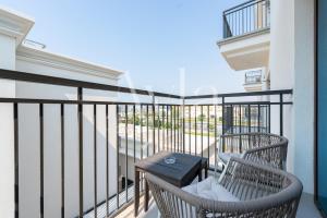 Balkón nebo terasa v ubytování The Yas Luxe Escape Studio On Yas Island By Ayla