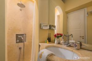 Ένα μπάνιο στο Fashion Boutique Hotel Nikos Takis Adults Only +67 φωτογραφίες