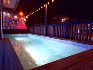 Πισίνα στο ή κοντά στο The Hangout Hostel Ao Nang