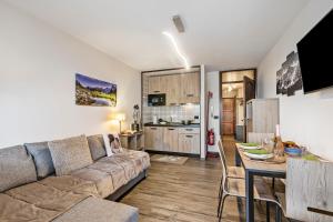 Kuchyň nebo kuchyňský kout v ubytování Prestige Eleven In The Center Of Town - Happy Rentals