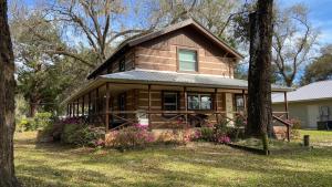 Afbeelding uit fotogalerij van Fishing Lodge Retreat in Welaka