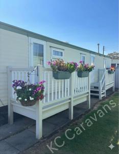 Budova, kde se kemp nachází