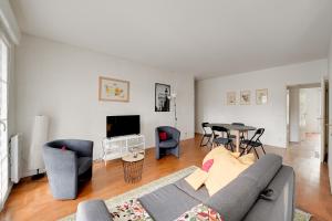 Μια τηλεόραση ή/και κέντρο ψυχαγωγίας στο Cour de la Garonne -Proche Disneyland avec parking