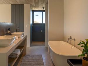 Ένα μπάνιο στο Christiana Lodge