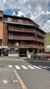 Το κτήριο όπου στεγάζεται  το διαμέρισμα