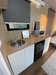 Kuchyň nebo kuchyňský kout v ubytování Murray Haven Farm Stay by Tiny Away + 23 fotografií