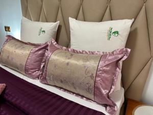 Ένα ή περισσότερα κρεβάτια σε δωμάτιο στο Hotel Vallée Des Princes +73 φωτογραφίες