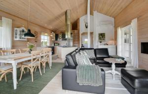 Χώρος καθιστικού στο Lovely Home In Skjern With Wifi
