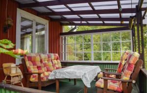 Χώρος καθιστικού στο Amazing Home In Eringsboda With Wifi +11 φωτογραφίες