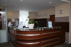 Ο χώρος του λόμπι ή της ρεσεψιόν στο Uzdrowisko Połczyn Zdrój - Sanatorium Podhale +17 φωτογραφίες