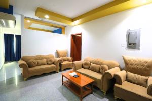 Χώρος καθιστικού στο Spacious 3BHK Apartment for Rent in Seeb, Oman