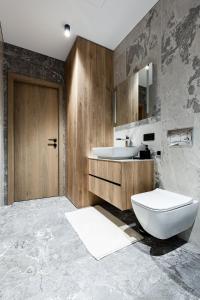 Et badeværelse på Laisves alejos Apartments