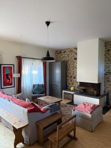 Posezení v ubytování Fully Furnished Maison Villageoise 5mins from Nyon