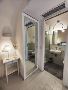 Ванная комната в Casa Kenzia, in the heart of Minori