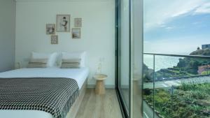 Postel nebo postele na pokoji v ubytování Orion Calheta Hills by LovelyStay + 61 fotografií