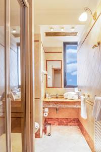 Ένα μπάνιο στο Hotel Principe