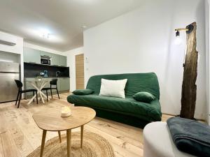 Posezení v ubytování Le Green & Cosy - Neuf - Tout équipé