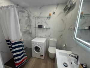 Koupelna v ubytování Immodelpas Pessons + 20 fotografií