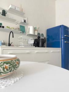 Η κουζίνα ή μικρή κουζίνα στο MALÌ - Luxury Loft in the historic center of Trapani