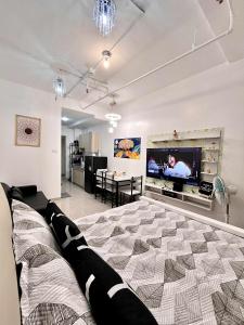 TV a/nebo společenská místnost v ubytování Paradise Point Staycation