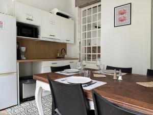 Η κουζίνα ή μικρή κουζίνα στο Bastide Collection +7 φωτογραφίες