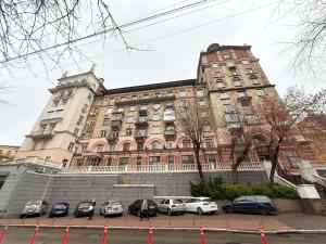 Το κτήριο όπου στεγάζεται  το διαμέρισμα