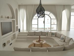 Χώρος καθιστικού στο Pool Villa Daya