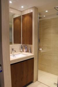 Koupelna v ubytování Chesa Madragena