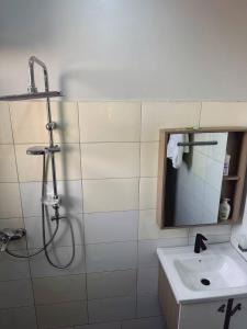 Ένα μπάνιο στο Suite Nothings