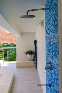 Fotografie z fotogalerie ubytování Family-friendly apartments with swimming pool Brela, Makarska - 19998 v destinaci Brela