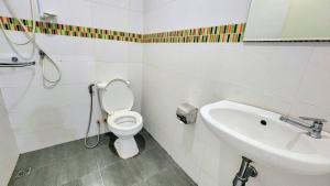 Phòng tắm tại Jonah Hotel +43 ảnh