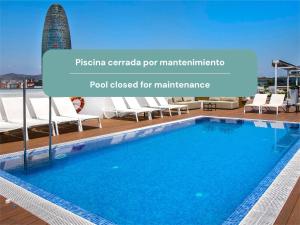 Πισίνα στο ή κοντά στο Golden Hotel Barcelona