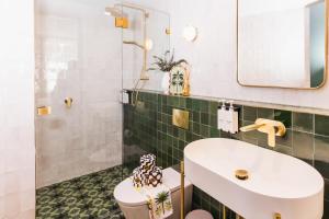 Ένα μπάνιο στο Kurrajong Hotel Sydney +13 φωτογραφίες