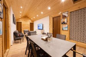 Χώρος καθιστικού στο The Kanatal Retreat Cottages