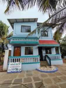 Το κτήριο όπου στεγάζεται  το δωμάτιο σε οικογενειακή κατοικία