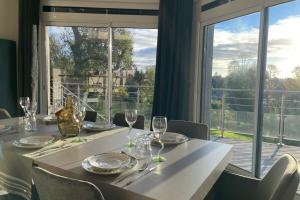 Galería fotográfica de Le Clos des Cigognes - Architect-designed house near Omaha Beach en Trévières